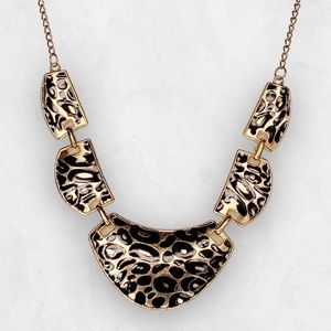 gold tone leopard necklace medium length 24-26” lightweight unique chic trendy